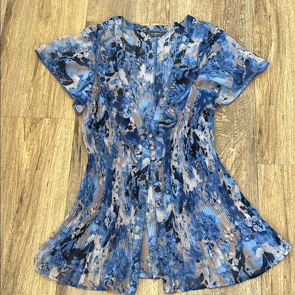Denver Hayes Tops - 🟤 Multicolored asymmetrical blouse with buttoned details & blouses sleeve length
